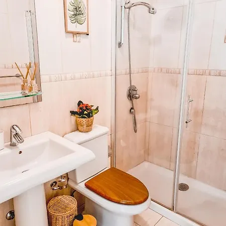 Oceanview Boutique House, 125 Sqm, Parking, Sunset Rooftop Сasa de vacaciones *