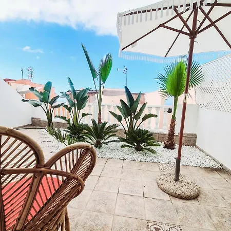 Oceanview Boutique House, 125 Sqm, Parking, Sunset Rooftop Сasa de vacaciones